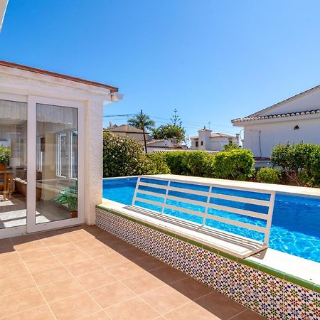 Villa Sevilla Casasol Нерха Екстериор снимка