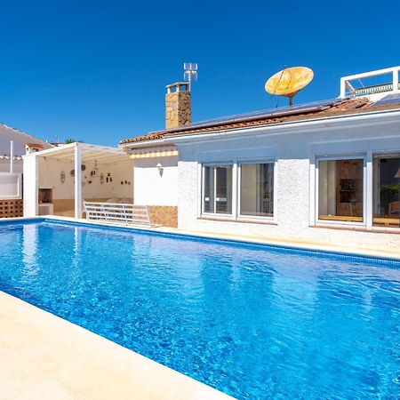 Villa Sevilla Casasol Нерха Екстериор снимка