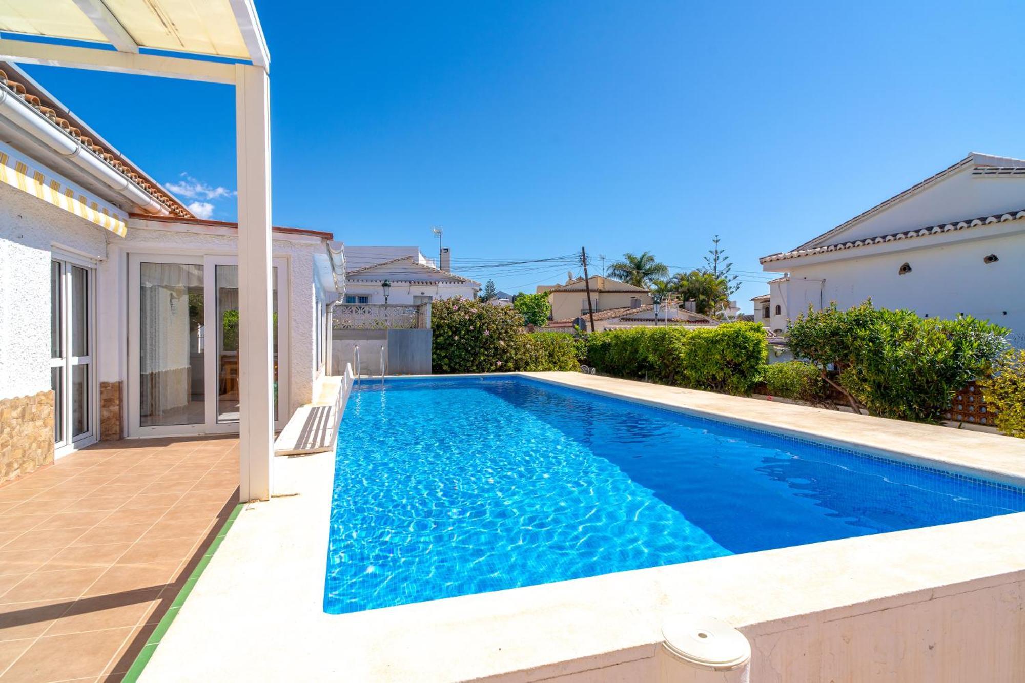Villa Sevilla Casasol Нерха Екстериор снимка