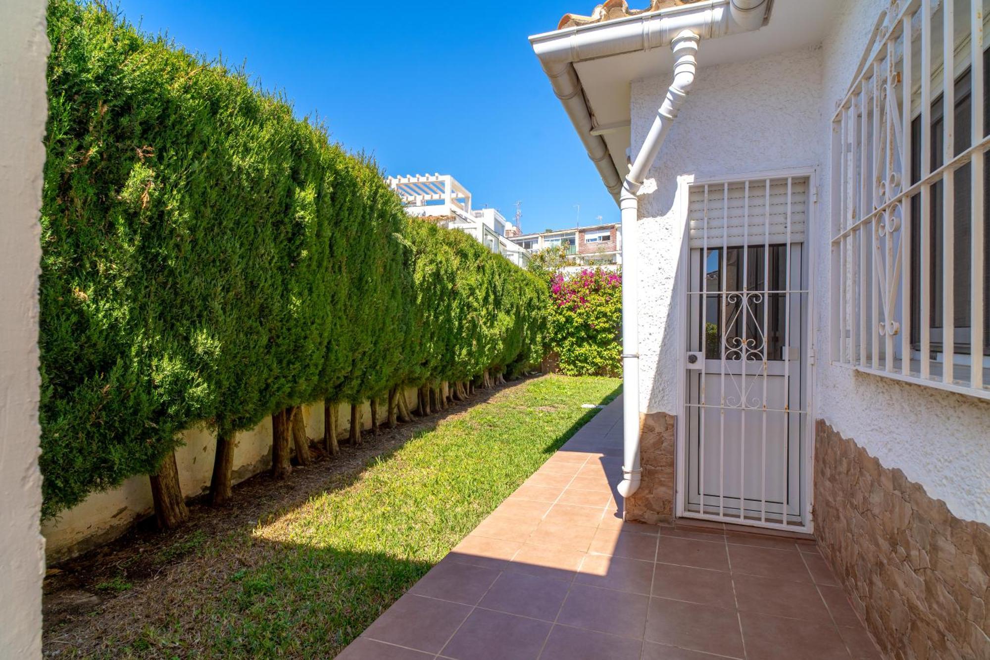 Villa Sevilla Casasol Нерха Екстериор снимка