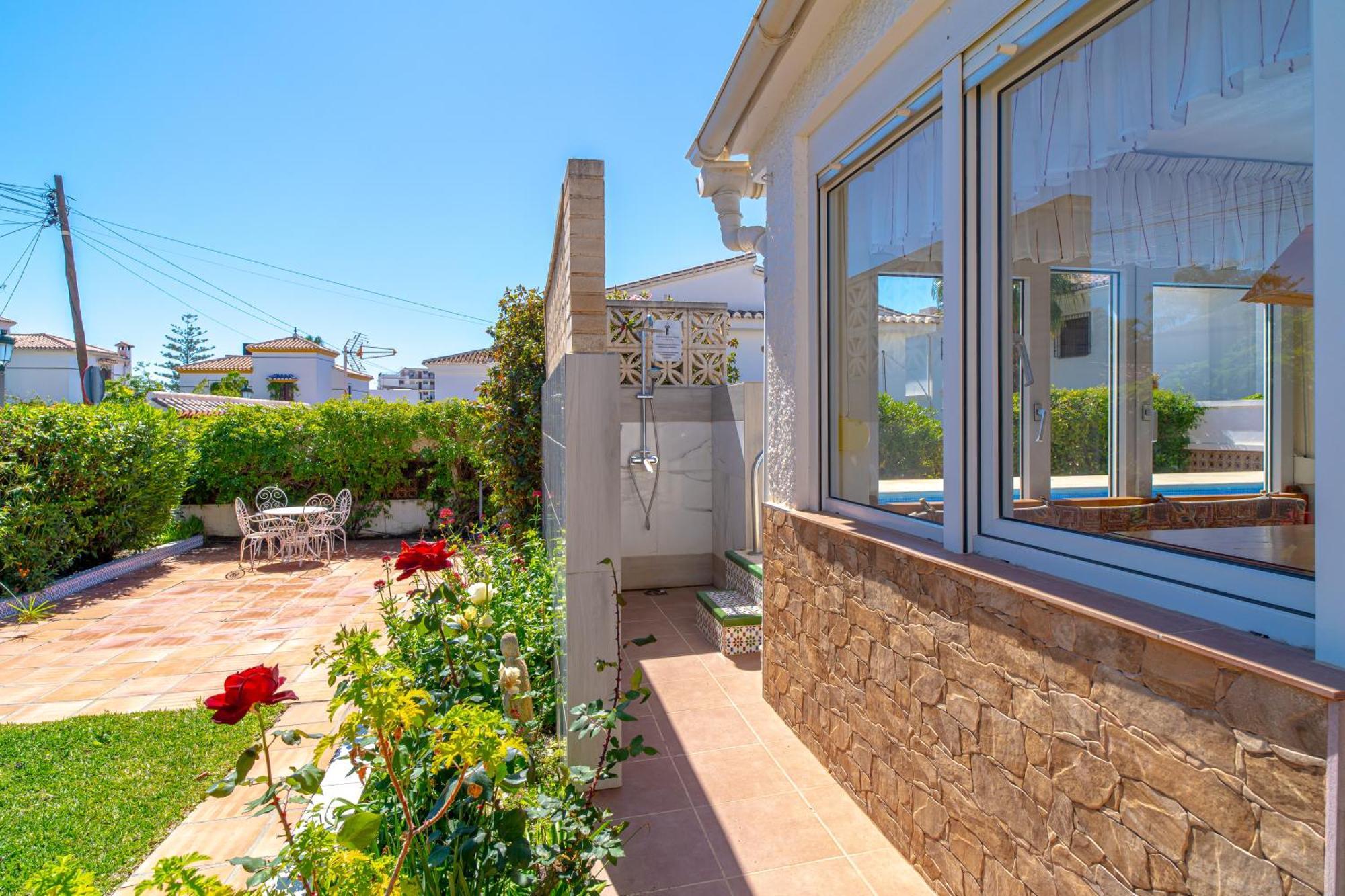 Villa Sevilla Casasol Нерха Екстериор снимка