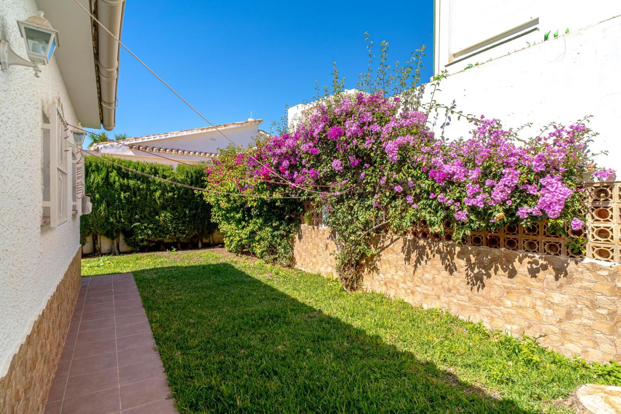Villa Sevilla Casasol Нерха Екстериор снимка