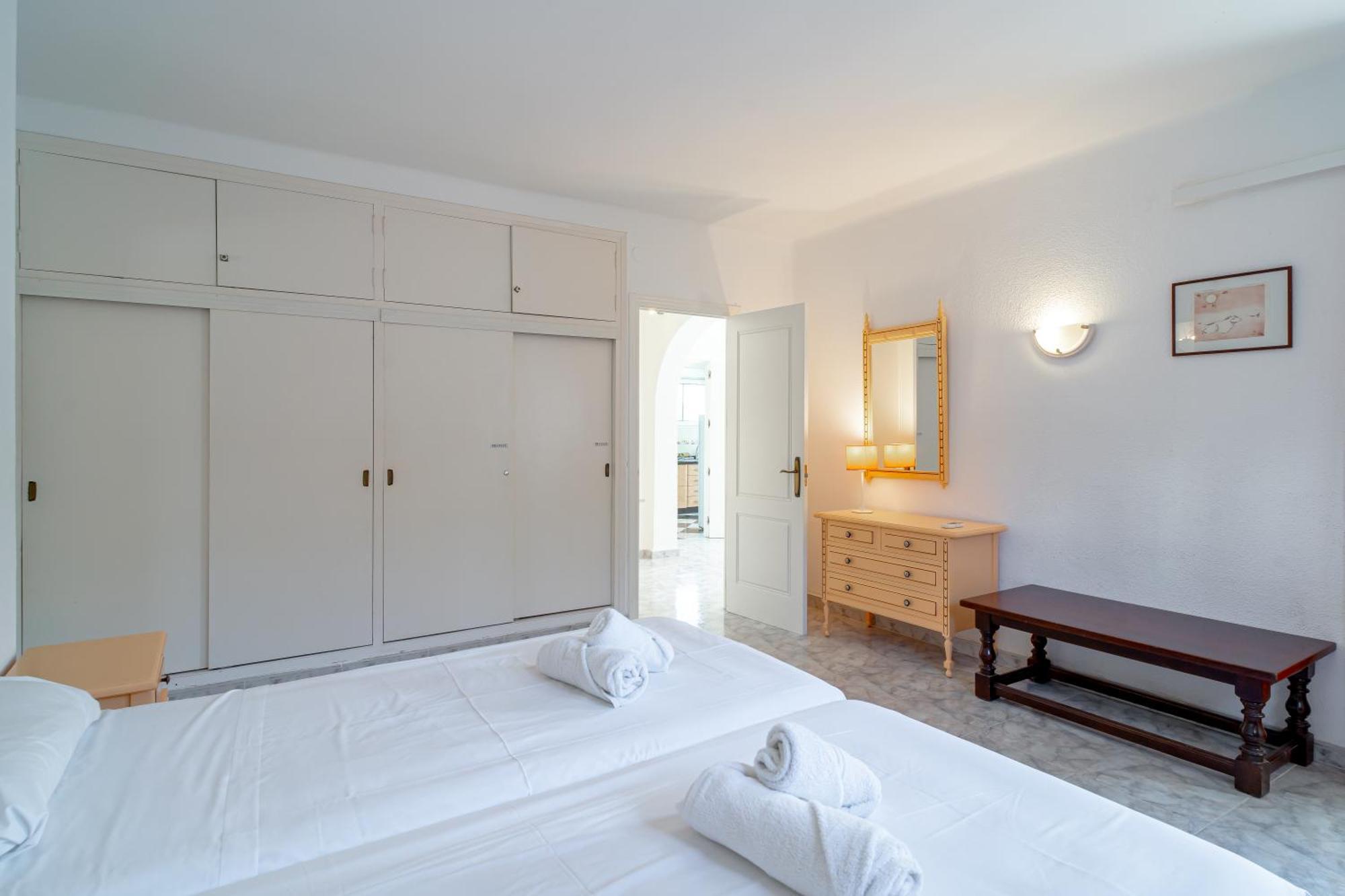 Villa Sevilla Casasol Нерха Екстериор снимка