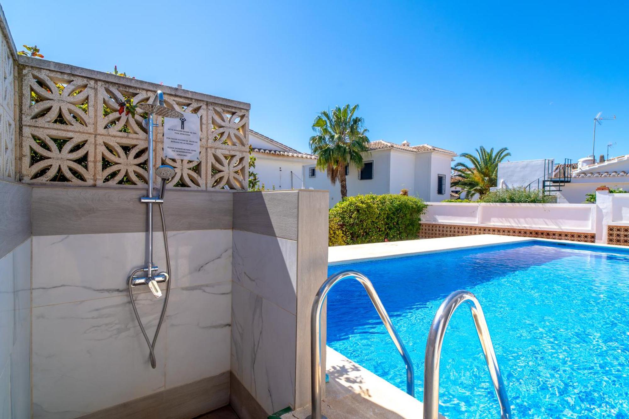 Villa Sevilla Casasol Нерха Екстериор снимка